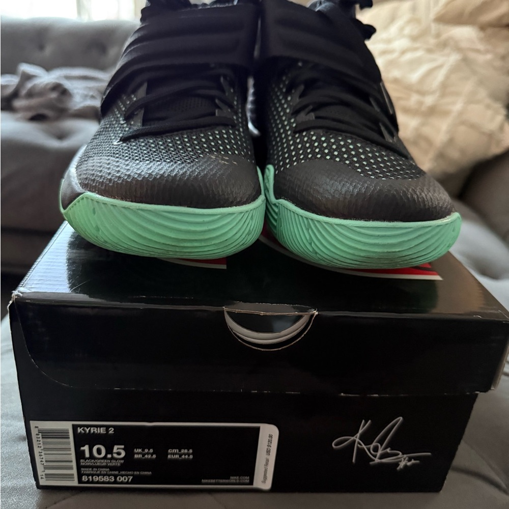 Nike Kyrie 2 Black with Mint Soles